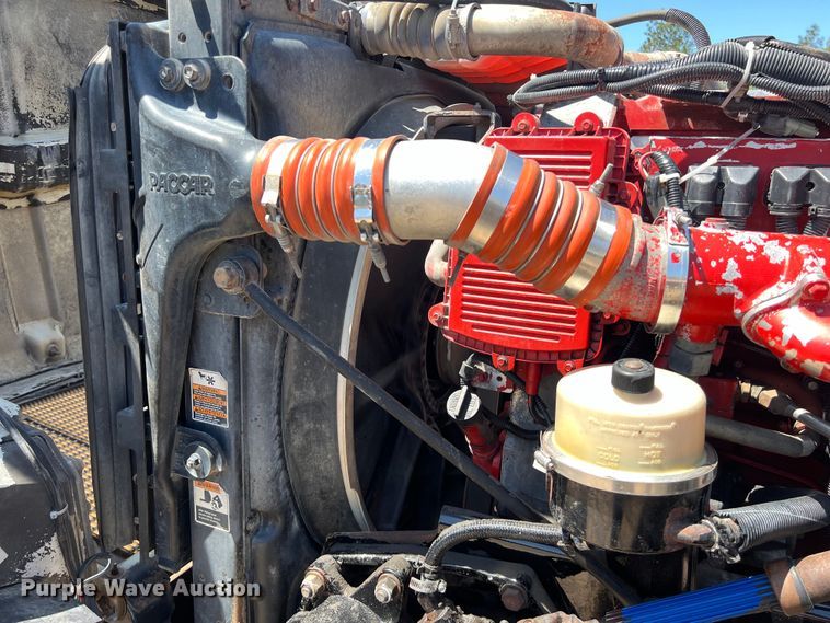 image for item DS3025 2008 Kenworth T800 semi truck