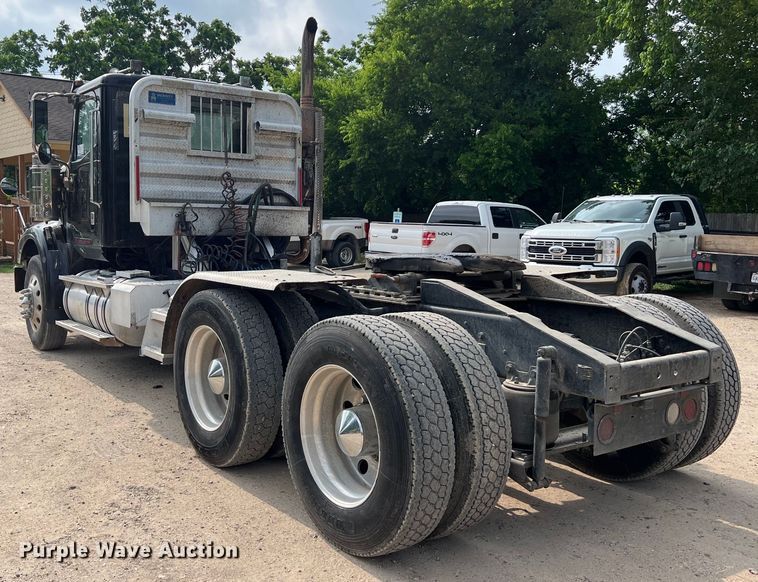 image for item DS3043 2013 International PayStar 5900i semi truck