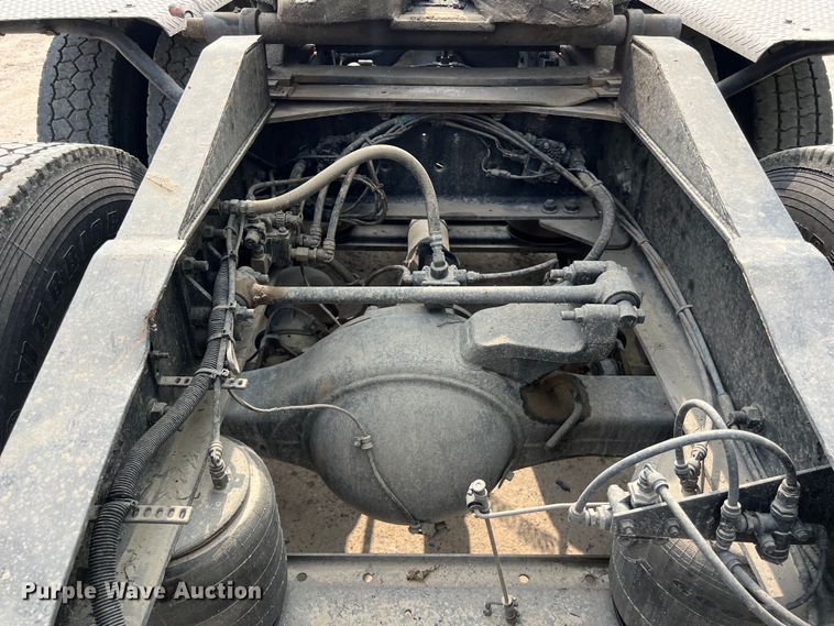 image for item DS3043 2013 International PayStar 5900i semi truck