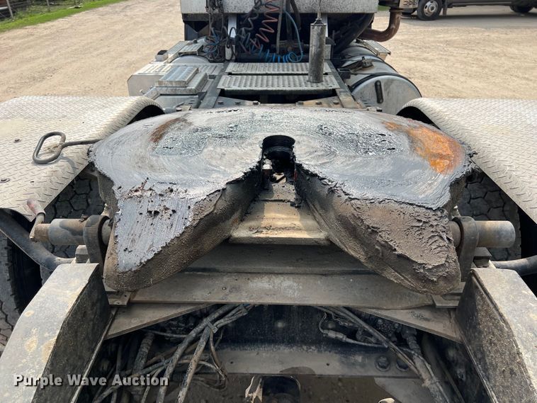 image for item DS3043 2013 International PayStar 5900i semi truck