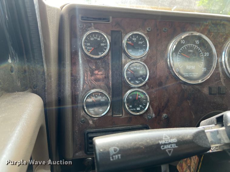 image for item DS3043 2013 International PayStar 5900i semi truck