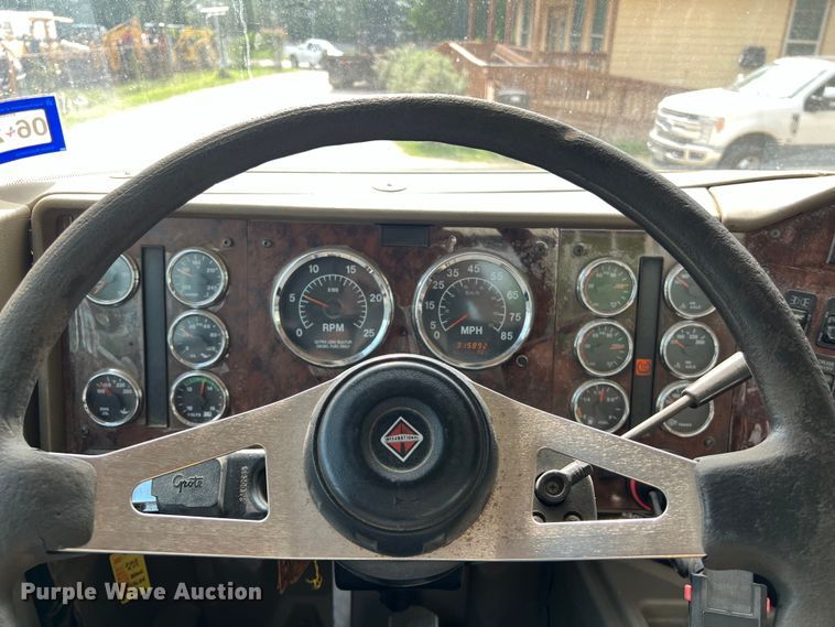 image for item DS3043 2013 International PayStar 5900i semi truck