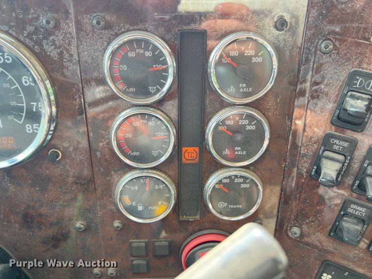 image for item DS3043 2013 International PayStar 5900i semi truck