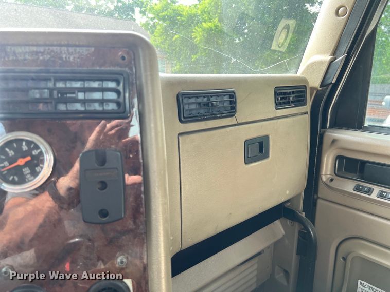 image for item DS3043 2013 International PayStar 5900i semi truck