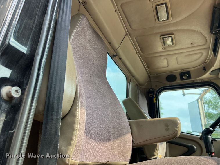 image for item DS3043 2013 International PayStar 5900i semi truck