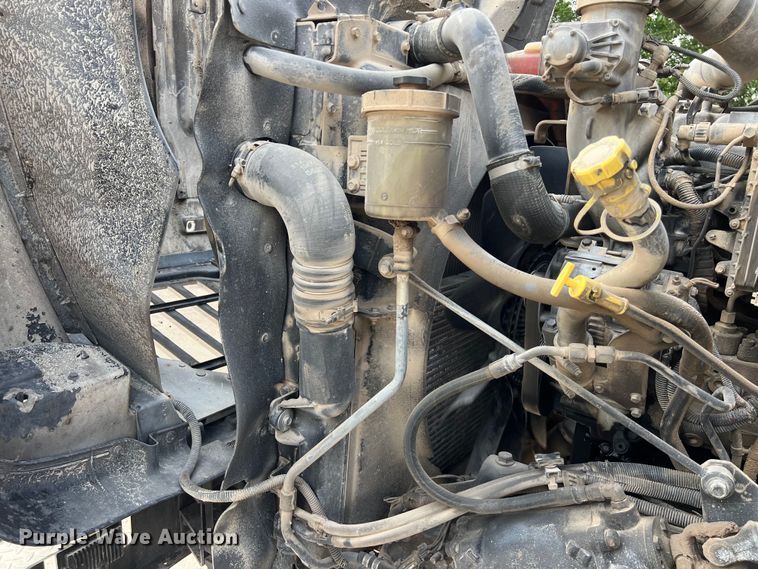 image for item DS3043 2013 International PayStar 5900i semi truck