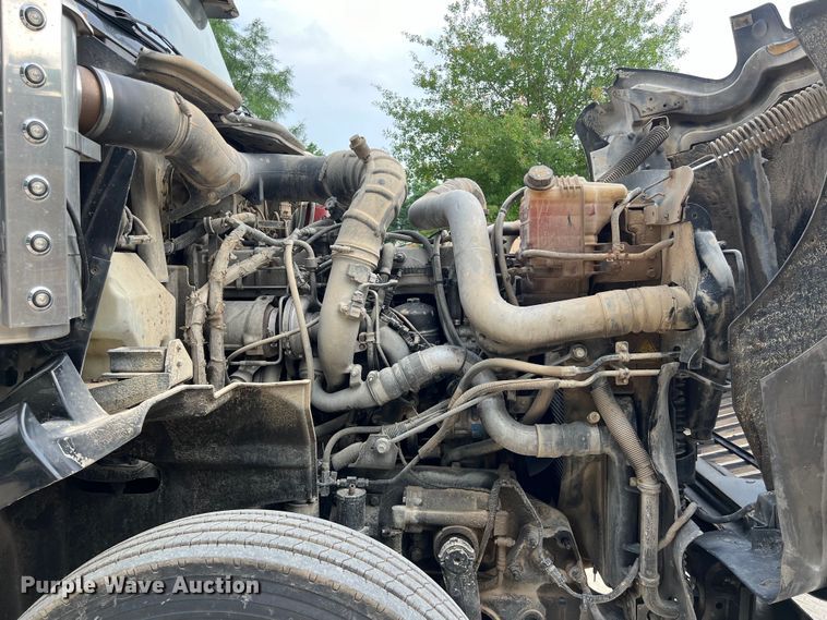 image for item DS3043 2013 International PayStar 5900i semi truck