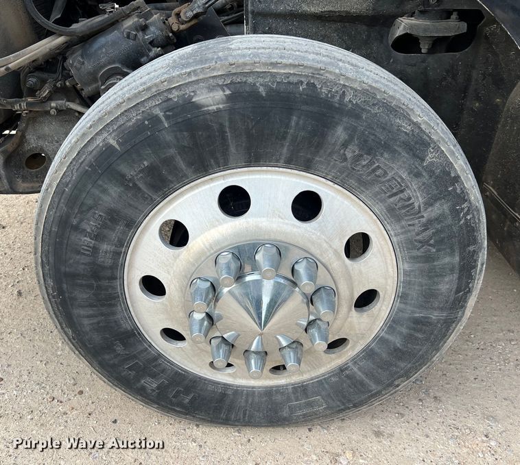 image for item DS3043 2013 International PayStar 5900i semi truck