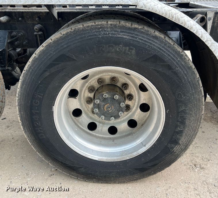 image for item DS3043 2013 International PayStar 5900i semi truck