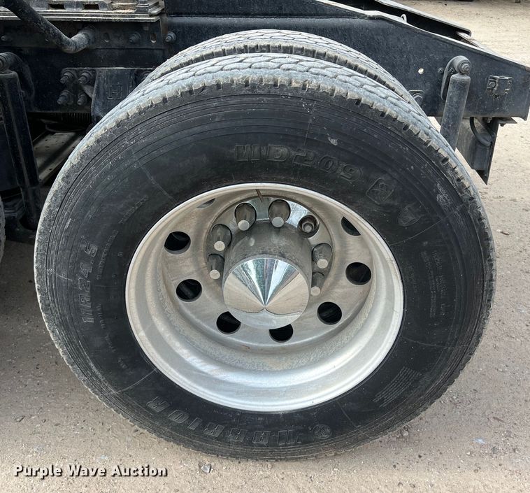 image for item DS3043 2013 International PayStar 5900i semi truck