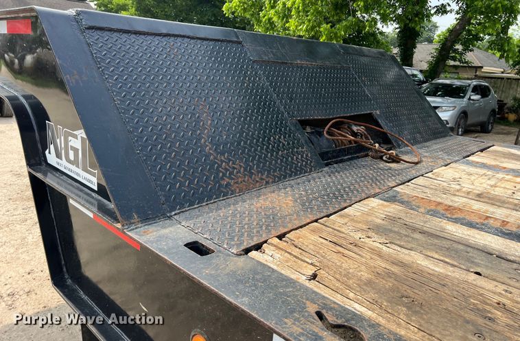 image for item DS3044 1997 Landoll 317A-48 drop deck trailer