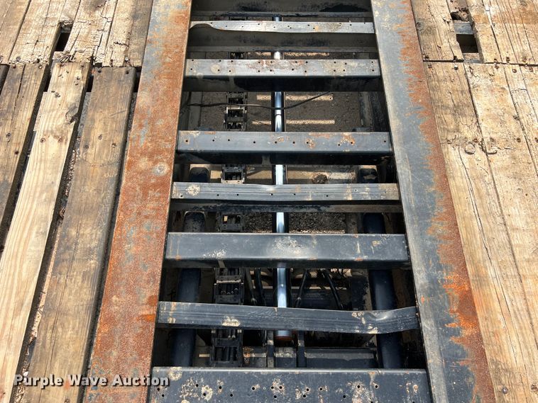 image for item DS3044 1997 Landoll 317A-48 drop deck trailer