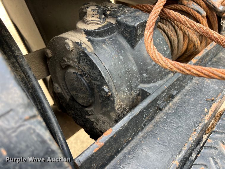 image for item DS3044 1997 Landoll 317A-48 drop deck trailer