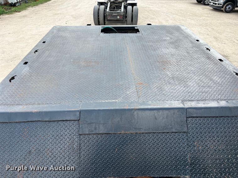 image for item DS3044 1997 Landoll 317A-48 drop deck trailer