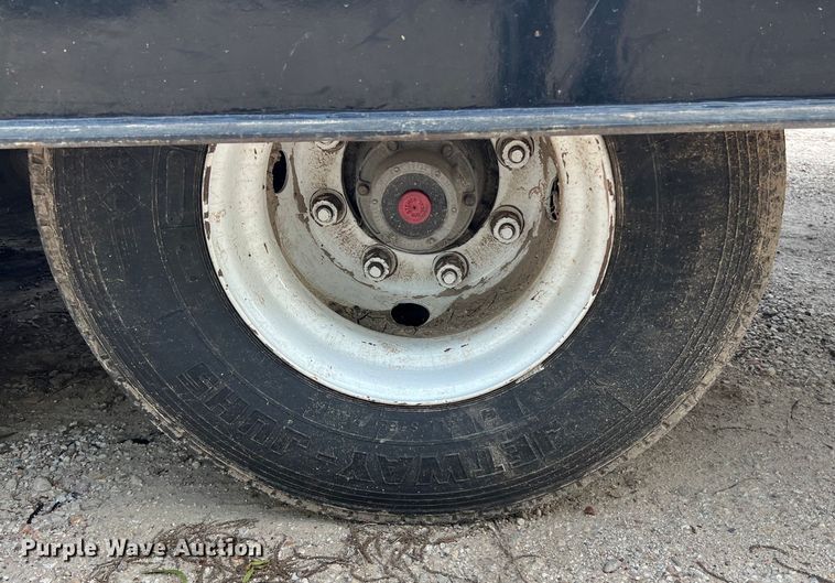 image for item DS3044 1997 Landoll 317A-48 drop deck trailer