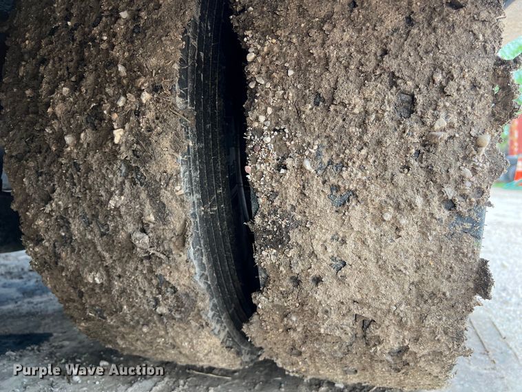 image for item DS3044 1997 Landoll 317A-48 drop deck trailer