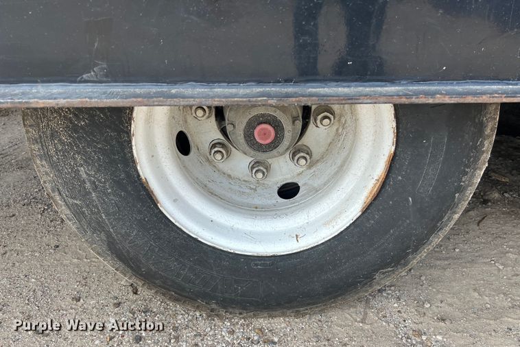 image for item DS3044 1997 Landoll 317A-48 drop deck trailer