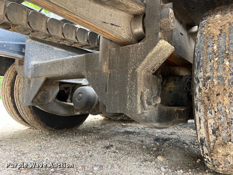 image for item DS3044 1997 Landoll 317A-48 drop deck trailer