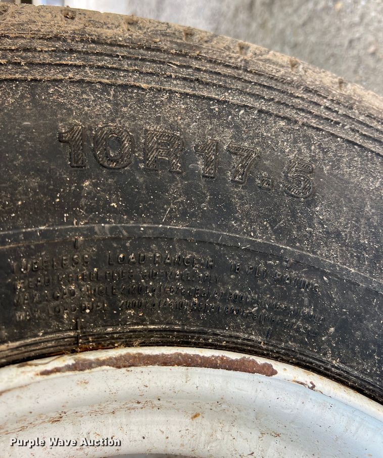 image for item DS3044 1997 Landoll 317A-48 drop deck trailer