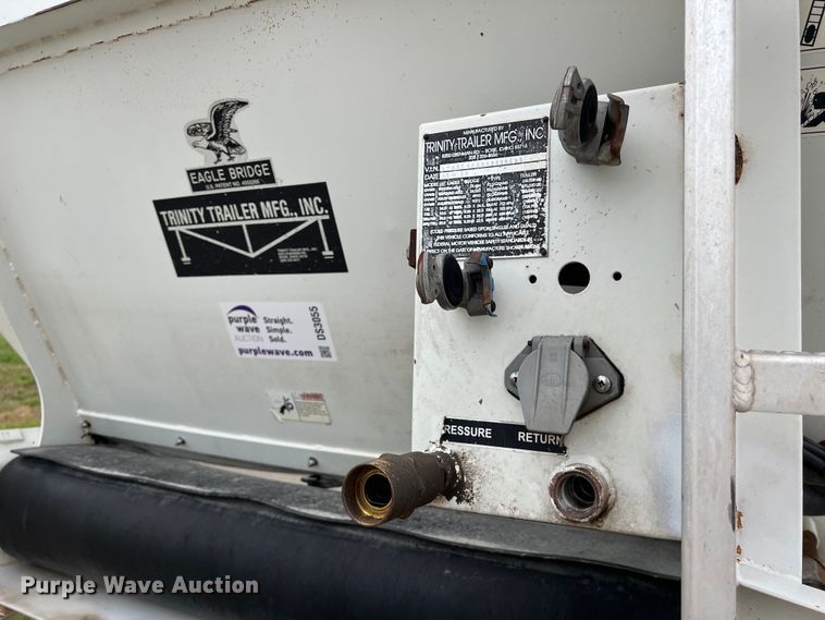 image for item DS3055 2010 Trinity Eagle Bridge live bottom trailer