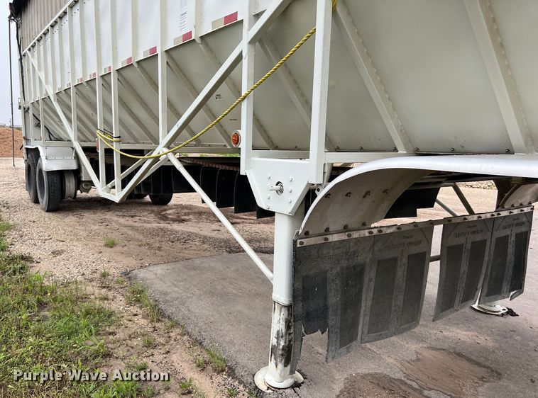 image for item DS3055 2010 Trinity Eagle Bridge live bottom trailer