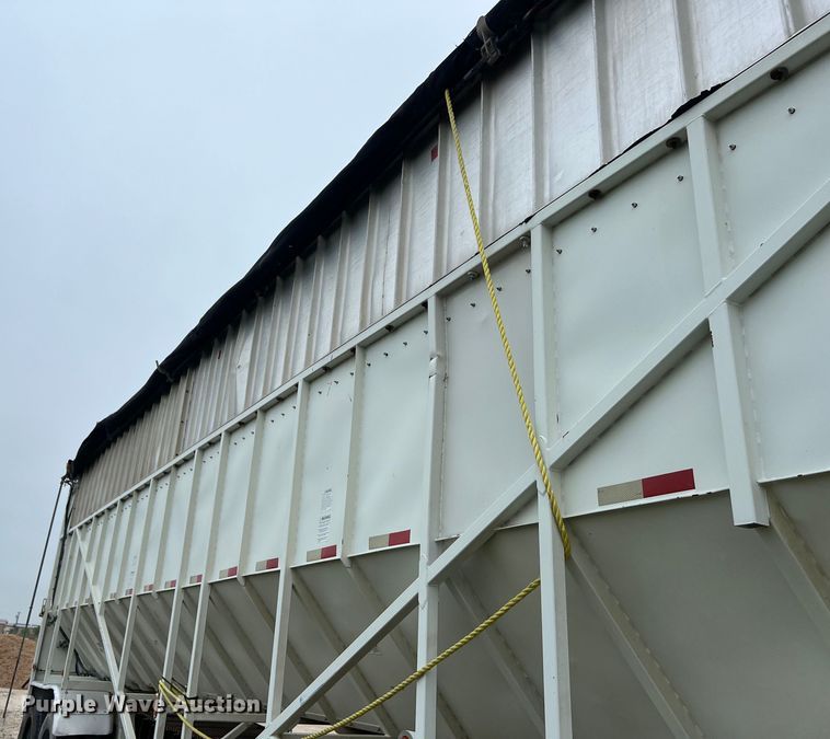 image for item DS3055 2010 Trinity Eagle Bridge live bottom trailer