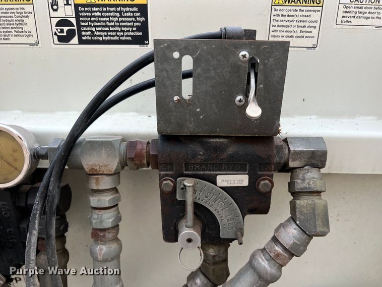 image for item DS3055 2010 Trinity Eagle Bridge live bottom trailer