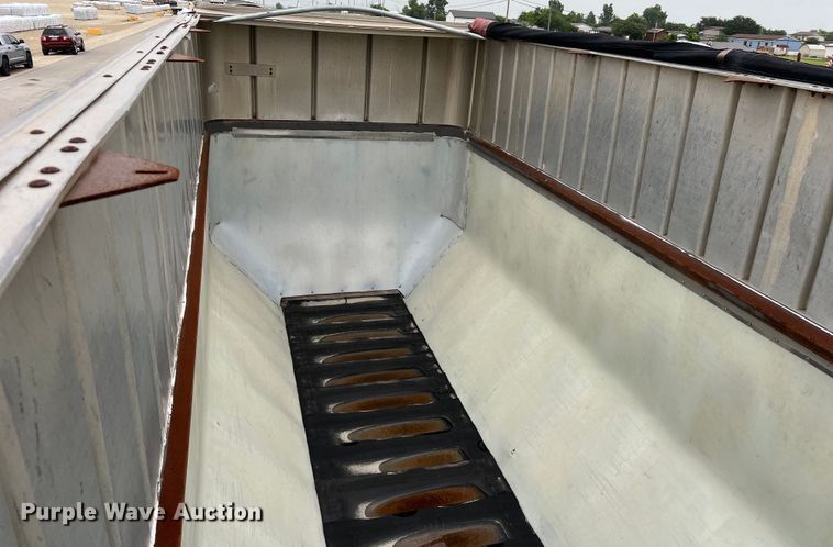 image for item DS3055 2010 Trinity Eagle Bridge live bottom trailer