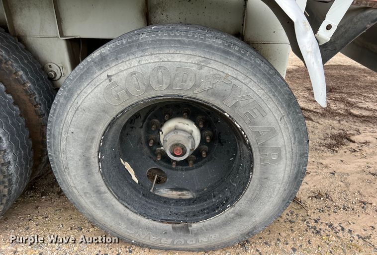 image for item DS3055 2010 Trinity Eagle Bridge live bottom trailer