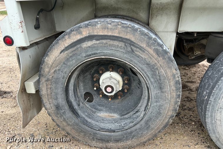 image for item DS3055 2010 Trinity Eagle Bridge live bottom trailer