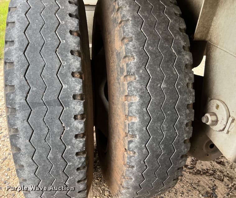 image for item DS3055 2010 Trinity Eagle Bridge live bottom trailer