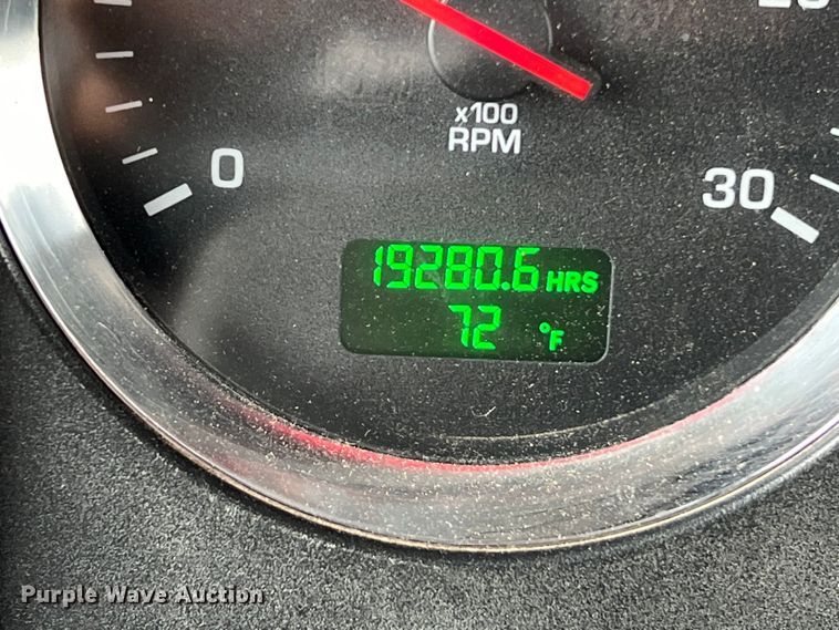 image for item DS3057 2013 Kenworth T800 semi truck