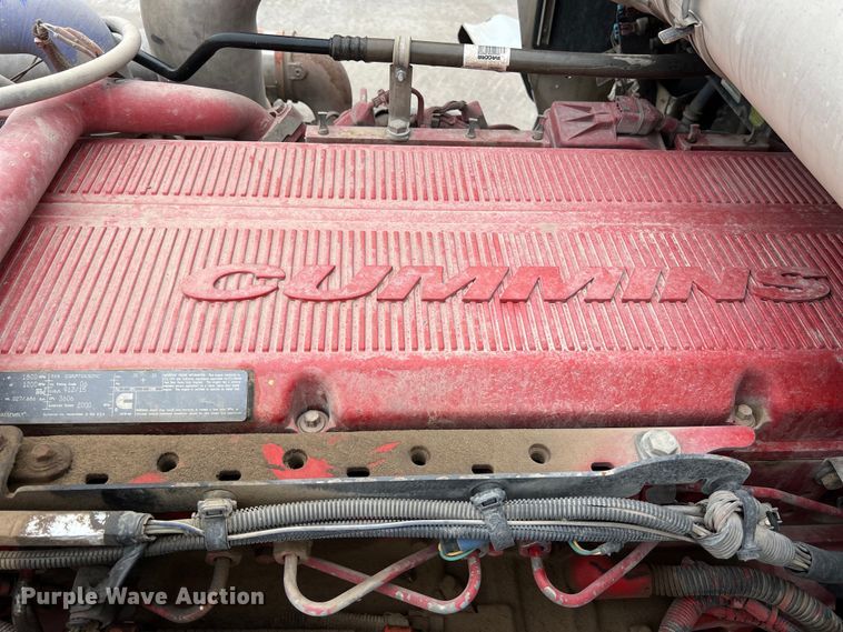 image for item DS3057 2013 Kenworth T800 semi truck