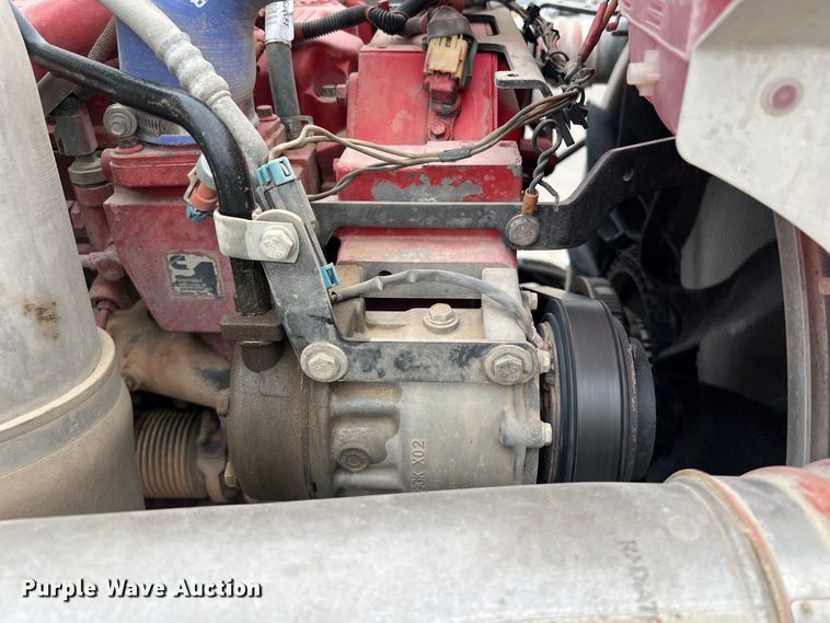 image for item DS3057 2013 Kenworth T800 semi truck