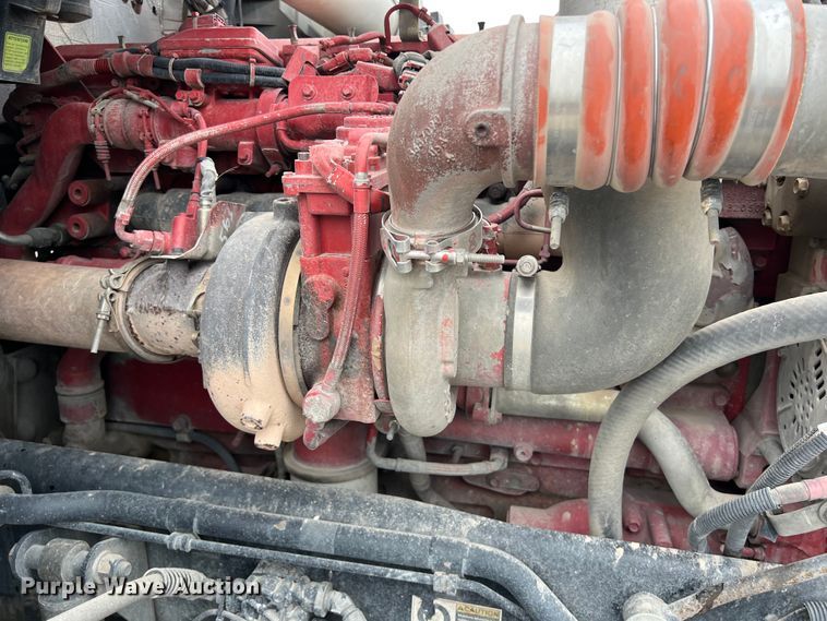 image for item DS3057 2013 Kenworth T800 semi truck