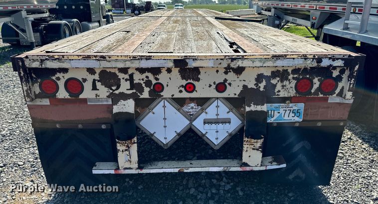image for item DX0459 1994 Fontaine flatbed trailer