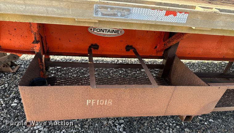 image for item DX0459 1994 Fontaine flatbed trailer