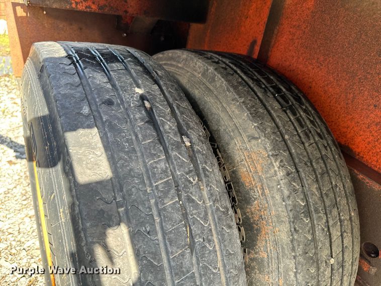 image for item DX0459 1994 Fontaine flatbed trailer