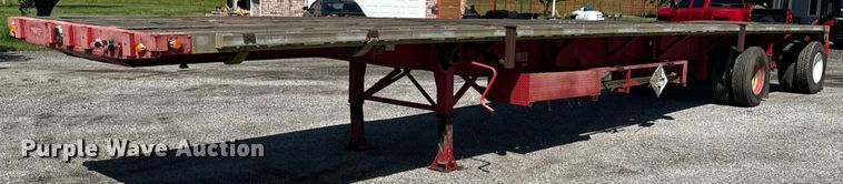 image for item DX0460 1994 Fontaine flatbed trailer