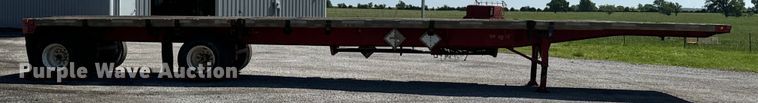 image for item DX0460 1994 Fontaine flatbed trailer