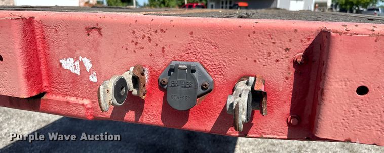 image for item DX0460 1994 Fontaine flatbed trailer