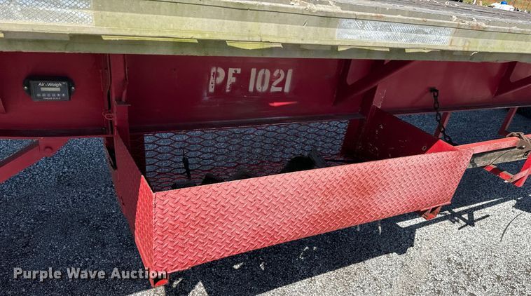 image for item DX0460 1994 Fontaine flatbed trailer