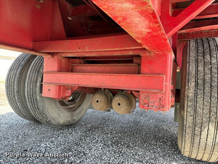 image for item DX0460 1994 Fontaine flatbed trailer