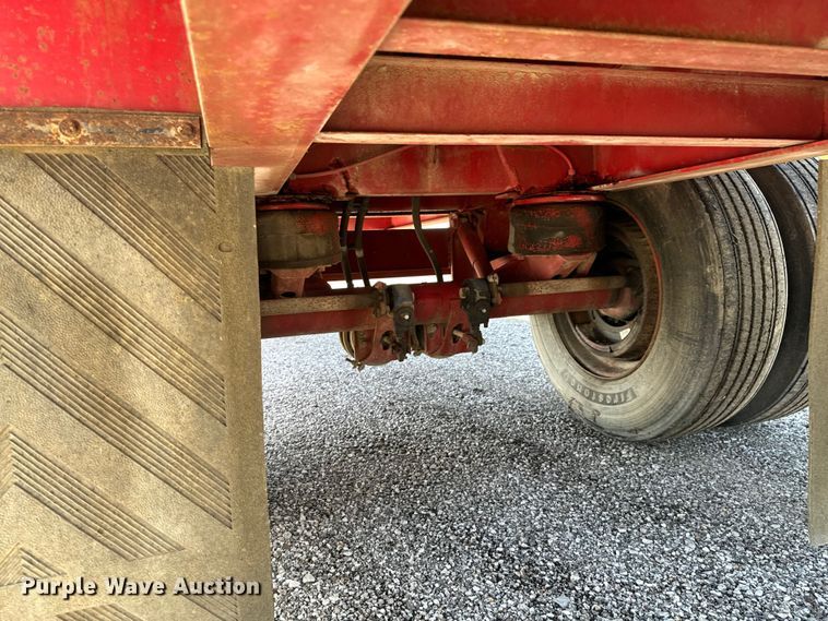 image for item DX0460 1994 Fontaine flatbed trailer