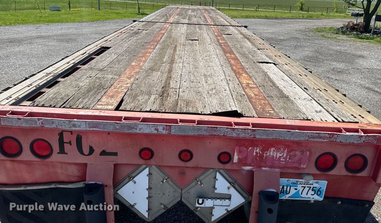 image for item DX0460 1994 Fontaine flatbed trailer