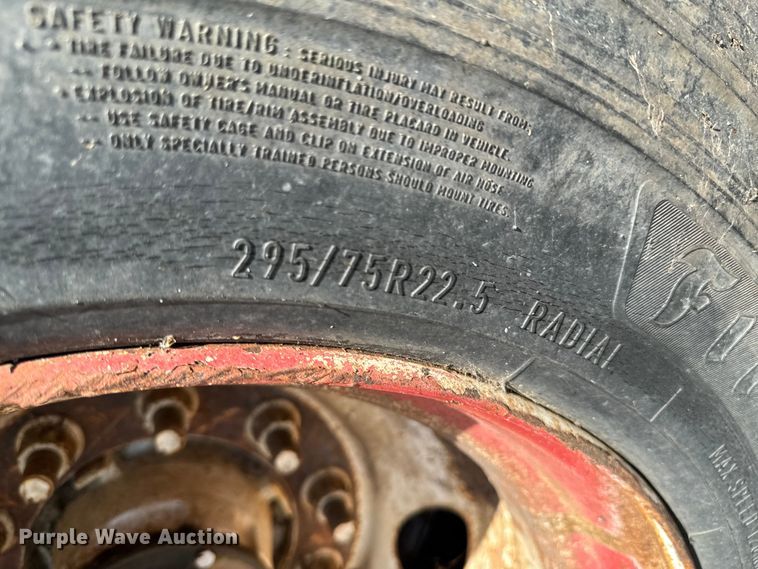 image for item DX0460 1994 Fontaine flatbed trailer