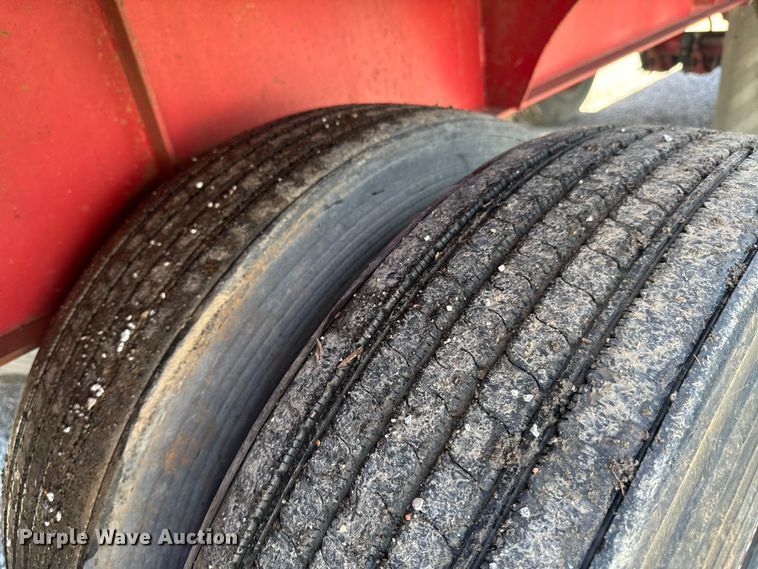 image for item DX0460 1994 Fontaine flatbed trailer