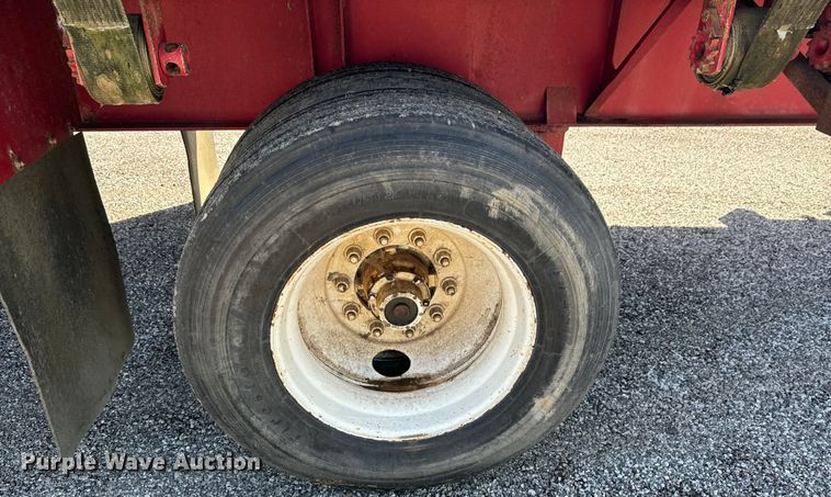 image for item DX0460 1994 Fontaine flatbed trailer