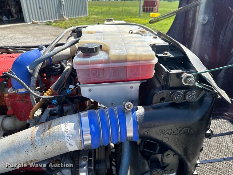 image for item DX0466 2010 Peterbilt 386 semi truck