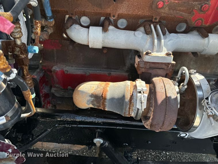 image for item DX0466 2010 Peterbilt 386 semi truck